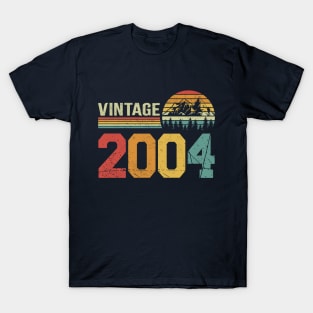 Vintage 2004 20th Birthday Gift Idea - Classic Distressed T-Shirt